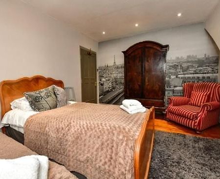 Quirky 4 Bedroom Apartment With Terrace Cardiff Zewnętrze zdjęcie
