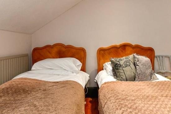 Quirky 4 Bedroom Apartment With Terrace Cardiff Zewnętrze zdjęcie
